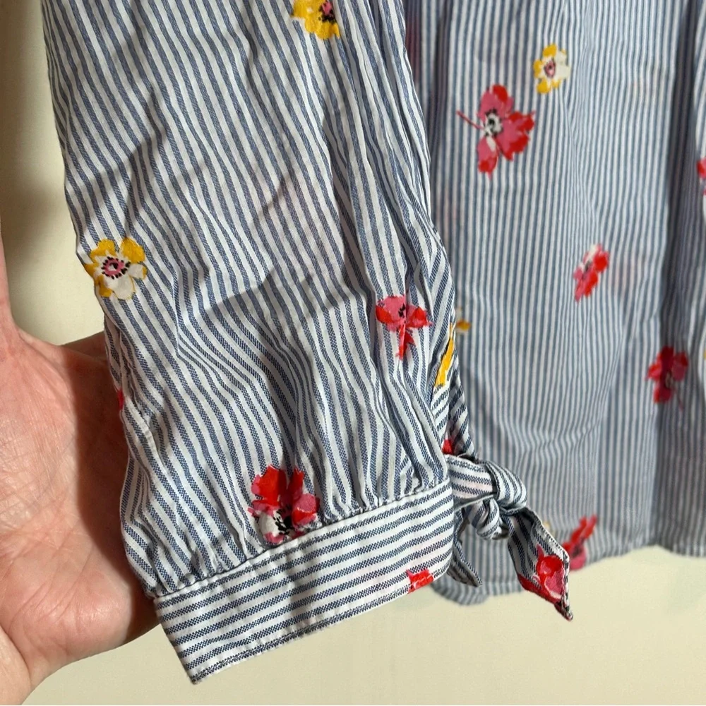 Old Navy striped floral top‎ L